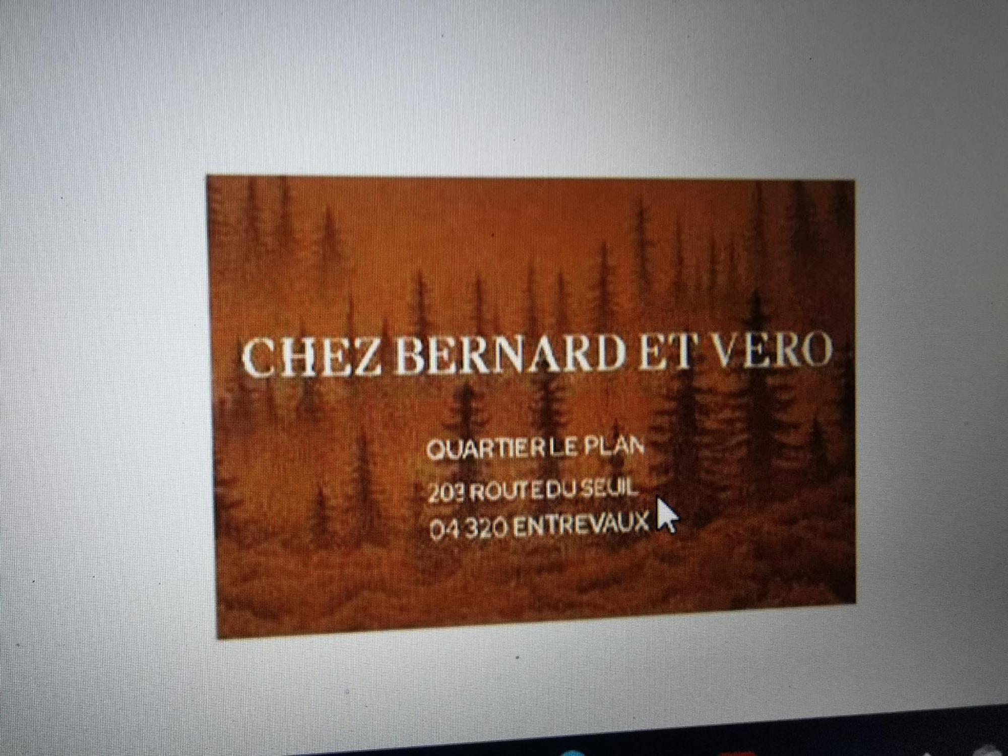 Chez Vero Et Bernard Entrevaux Bagian luar foto